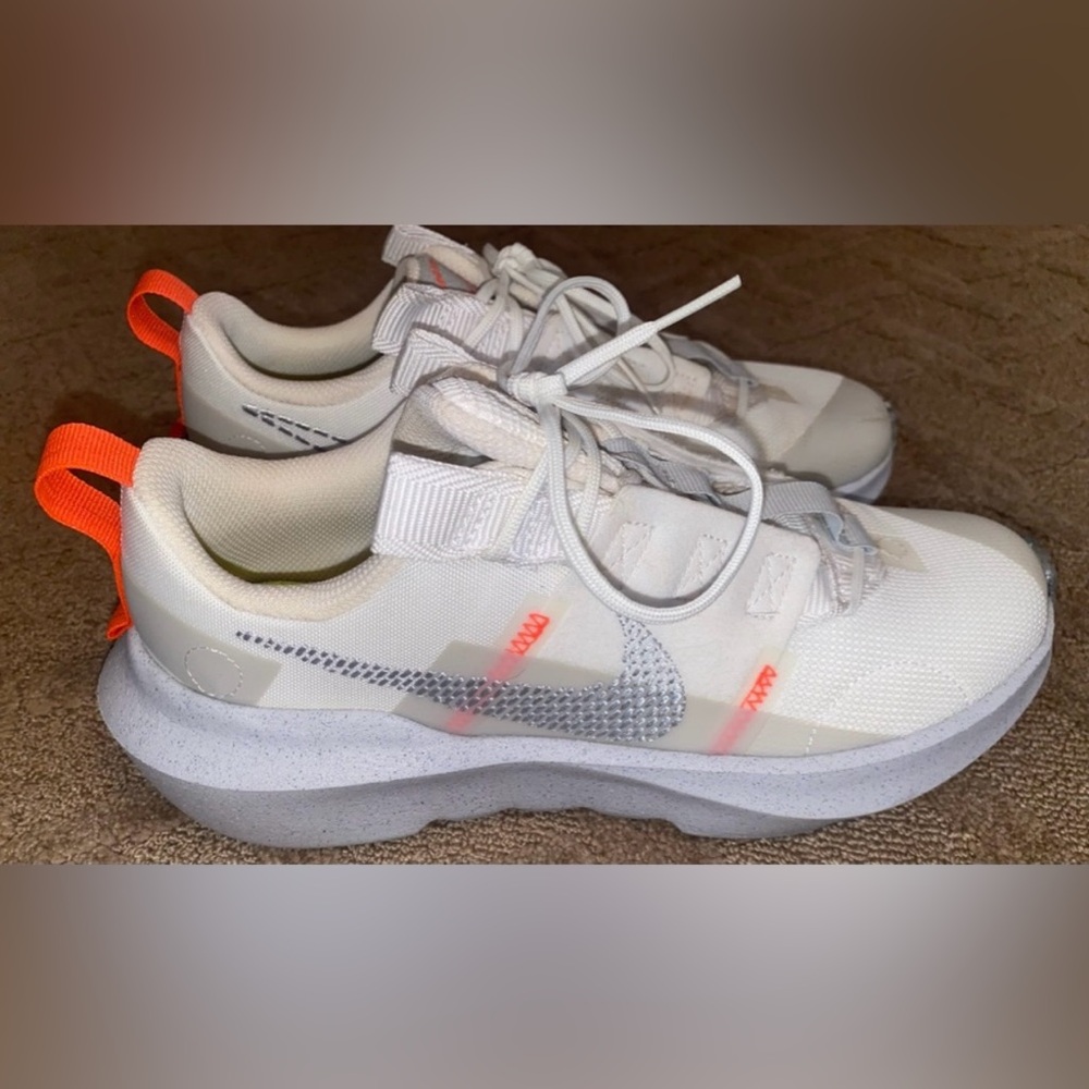 Youth size 5 Nike